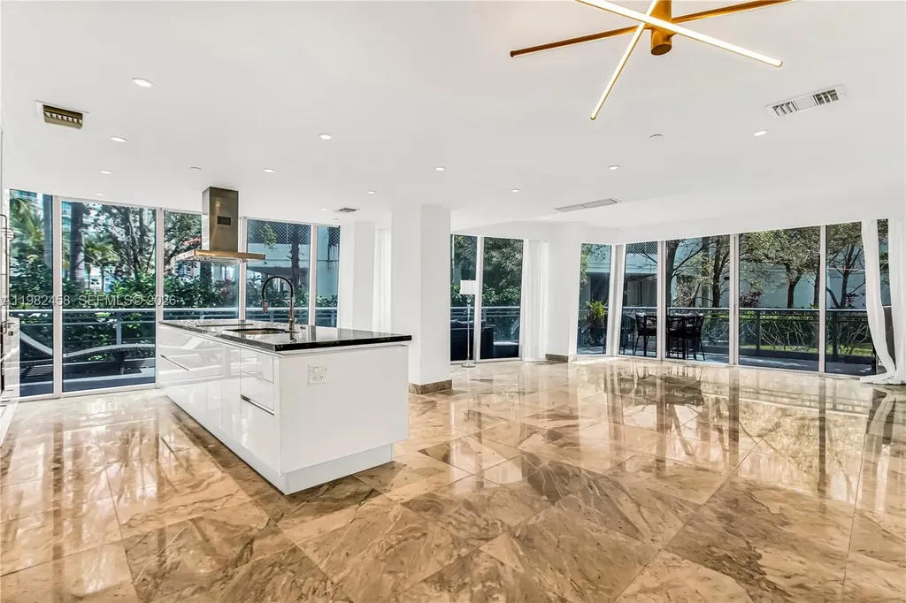 2950 NE 188th Street Aventura FL 33180