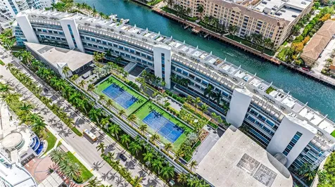 2950 NE 188th Street Aventura FL 33180
