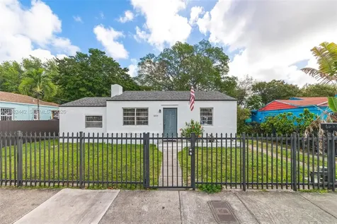 6223 NW Miami Place Miami FL 33150