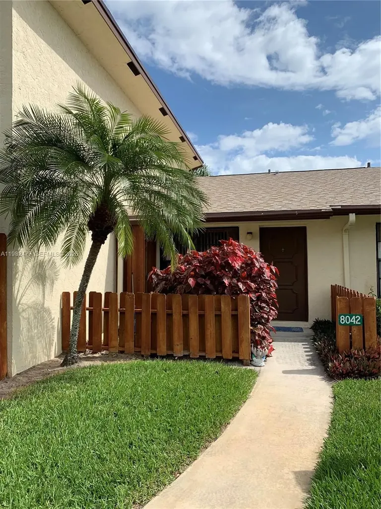 8042 SE Villa Circle Hobe Sound FL 33455