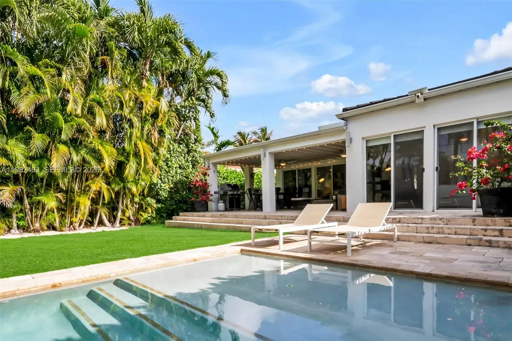 540 SW 27th Road Miami FL 33129