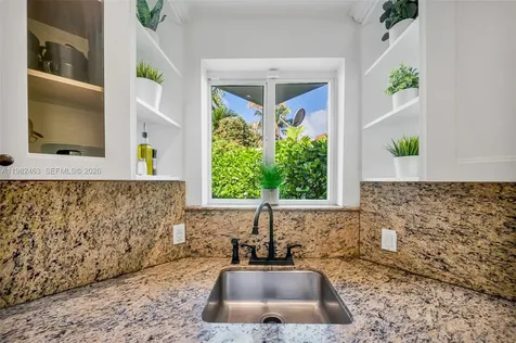 540 SW 27th Road Miami FL 33129
