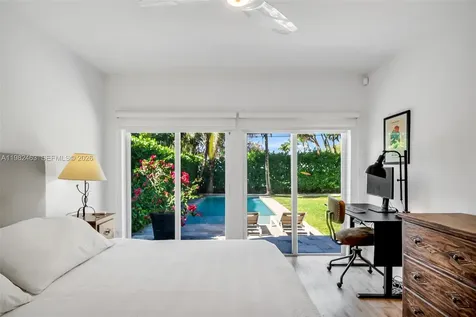 540 SW 27th Road Miami FL 33129