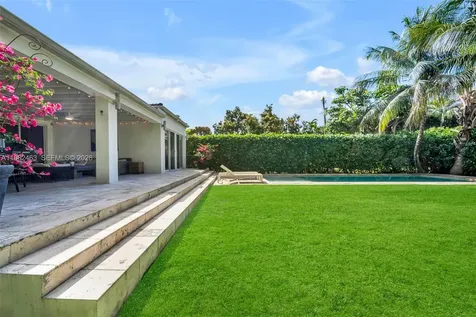 540 SW 27th Road Miami FL 33129