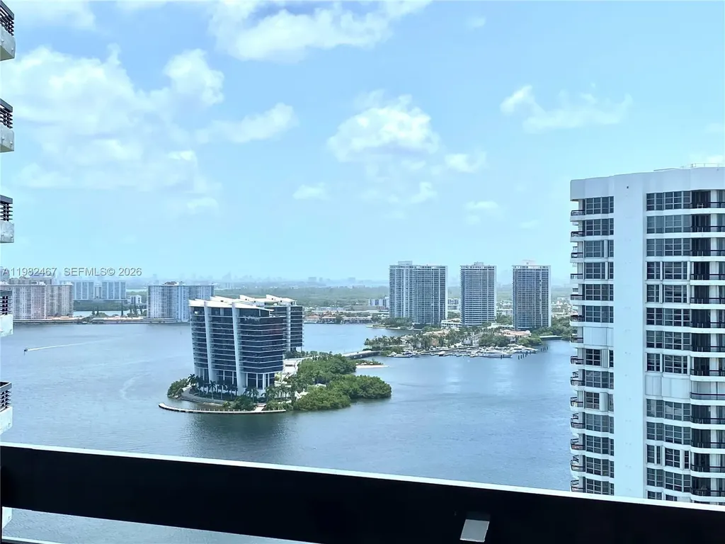 3500 Mystic Pointe Drive Aventura FL 33180