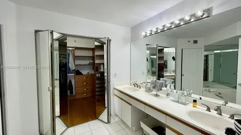 3500 Mystic Pointe Drive Aventura FL 33180