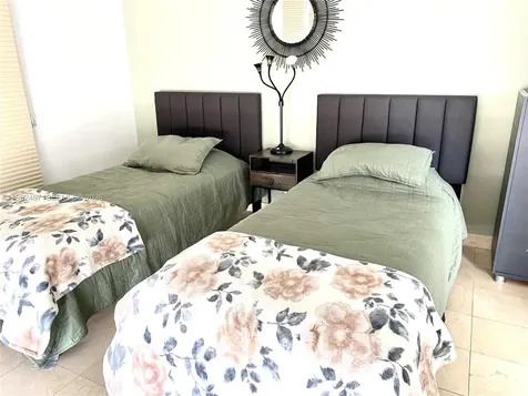 3500 Mystic Pointe Drive Aventura FL 33180