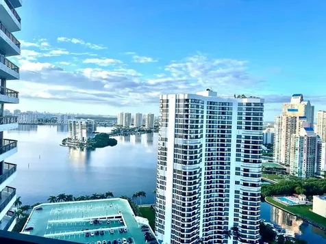 3500 Mystic Pointe Drive Aventura FL 33180