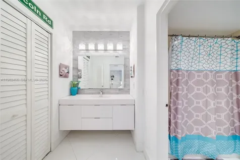 800 West Avenue Miami Beach FL 33139