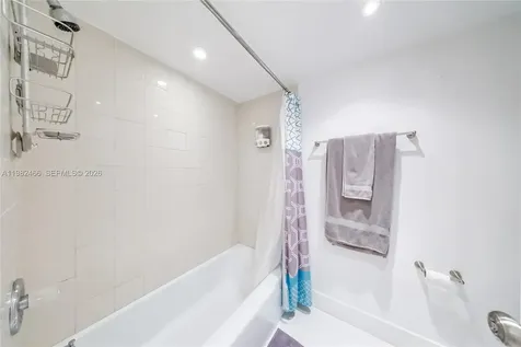 800 West Avenue Miami Beach FL 33139