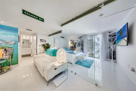 800 West Avenue Miami Beach FL 33139