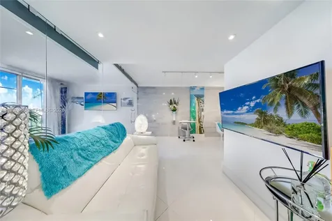 800 West Avenue Miami Beach FL 33139