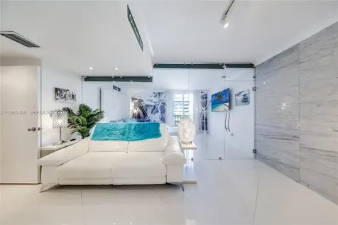 800 West Avenue Miami Beach FL 33139