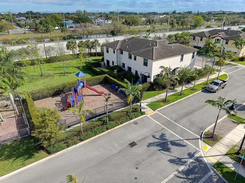 4665 Caspian Way Davie FL 33314