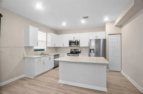 4665 Caspian Way Davie FL 33314