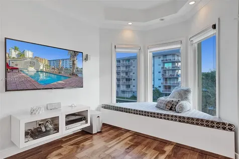 3942 NE 171st Street North Miami Beach FL 33160