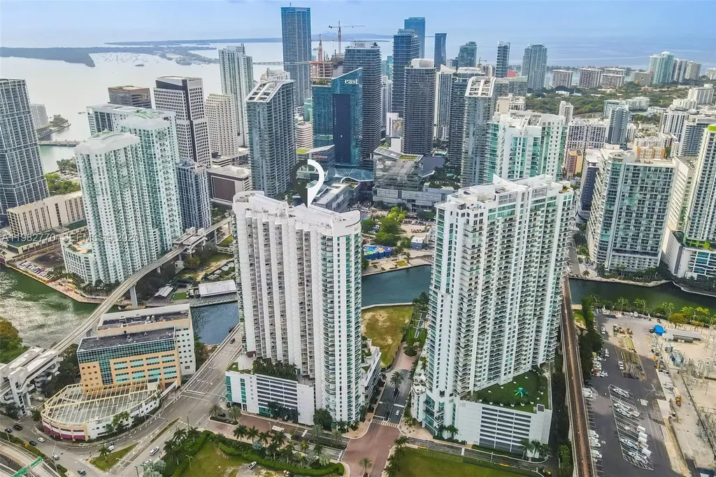 350 S Miami Avenue Miami FL 33130