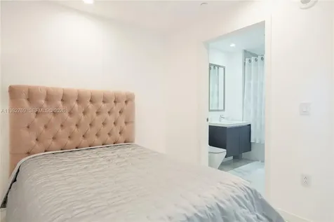 851 NE 1st Avenue Miami FL 33132