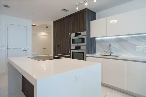 851 NE 1st Avenue Miami FL 33132