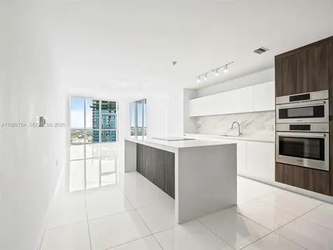851 NE 1st Avenue Miami FL 33132