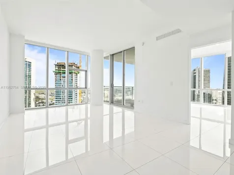 851 NE 1st Avenue Miami FL 33132