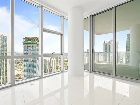 851 NE 1st Avenue Miami FL 33132