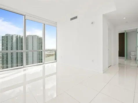 851 NE 1st Avenue Miami FL 33132