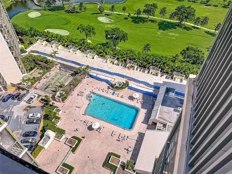 20301 W Country Club Drive Aventura FL 33180