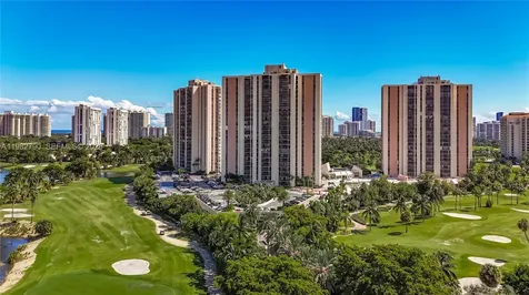 20301 W Country Club Drive Aventura FL 33180