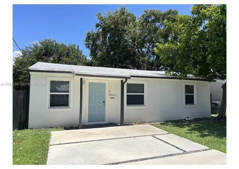 2415 Grant Street Hollywood FL 33020