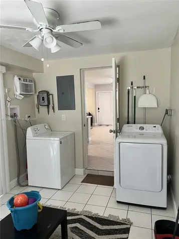 2415 Grant Street Hollywood FL 33020