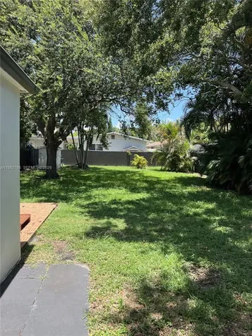 2415 Grant Street Hollywood FL 33020