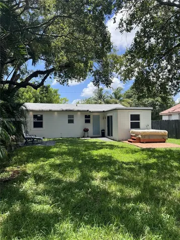 2415 Grant Street Hollywood FL 33020