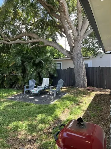 2415 Grant Street Hollywood FL 33020
