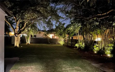 2415 Grant Street Hollywood FL 33020