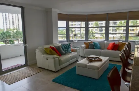 5555 Collins Avenue Miami Beach FL 33140