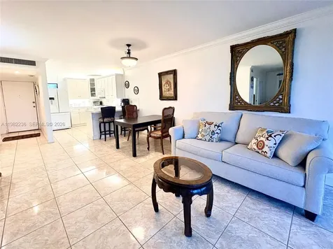20500 W Country Club Drive Aventura FL 33180