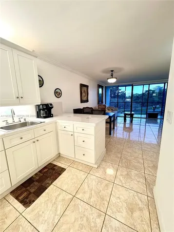 20500 W Country Club Drive Aventura FL 33180