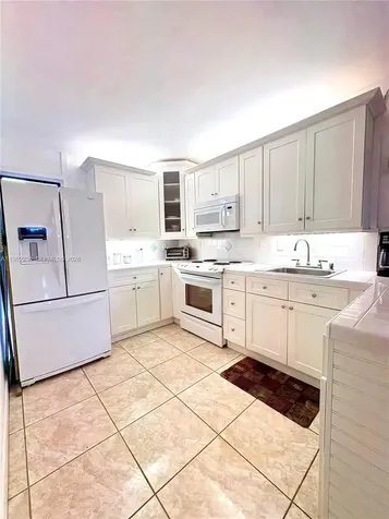 20500 W Country Club Drive Aventura FL 33180