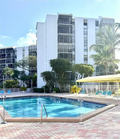 20500 W Country Club Drive Aventura FL 33180