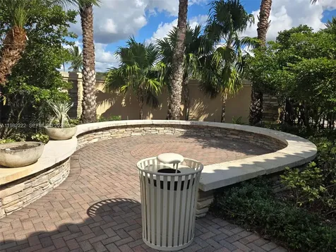106 Riverwalk Circle E Plantation FL 33325