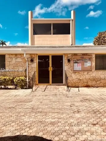 215 SE 3rd Avenue Hallandale Beach FL 33009