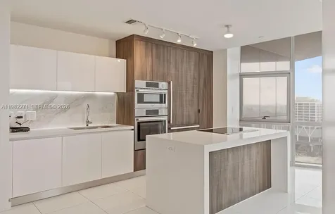 851 NE 1st Avenue Miami FL 33132