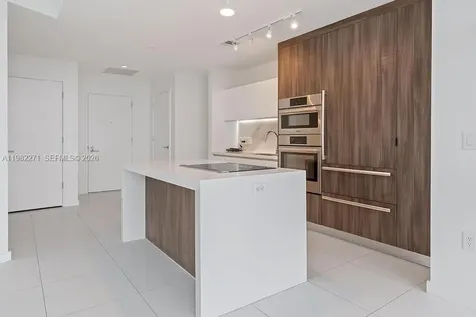 851 NE 1st Avenue Miami FL 33132
