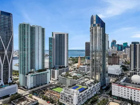 851 NE 1st Avenue Miami FL 33132
