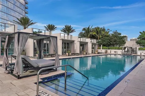 851 NE 1st Avenue Miami FL 33132