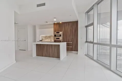 851 NE 1st Avenue Miami FL 33132