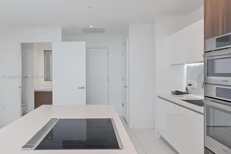 851 NE 1st Avenue Miami FL 33132