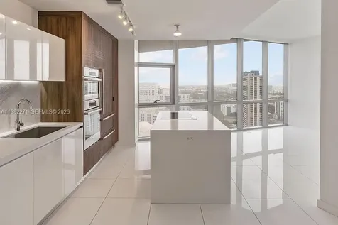 851 NE 1st Avenue Miami FL 33132