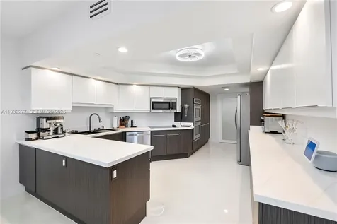 7000 Island Boulevard Aventura FL 33160